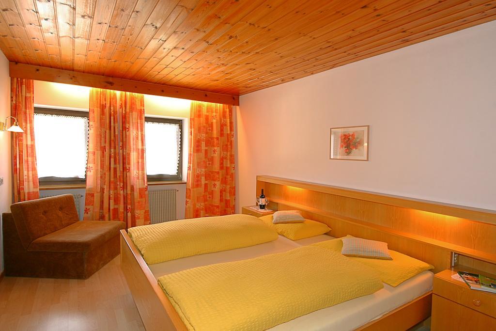 Ferienwohnungen Bulandhof Valdaora Szoba fotó